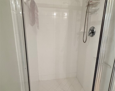 3555 Laurel Greens Lane N - Photo Thumbnail 12