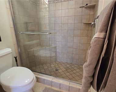 12945 Vanderbilt Drive - Photo Thumbnail 22