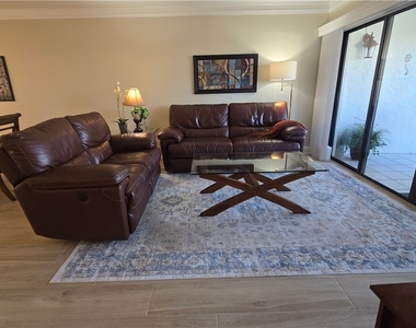 12945 Vanderbilt Drive - Photo Thumbnail 7