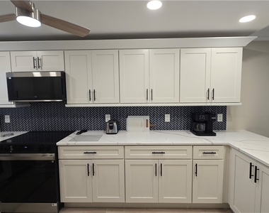 12945 Vanderbilt Drive - Photo Thumbnail 13