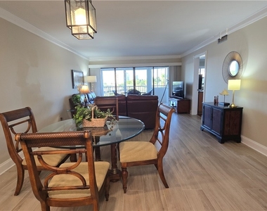 12945 Vanderbilt Drive - Photo Thumbnail 11