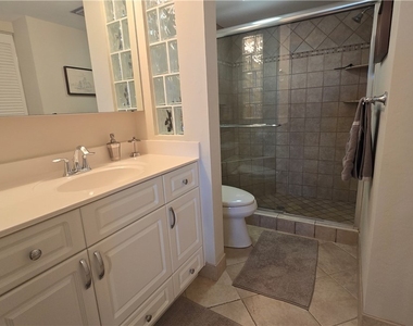 12945 Vanderbilt Drive - Photo Thumbnail 23