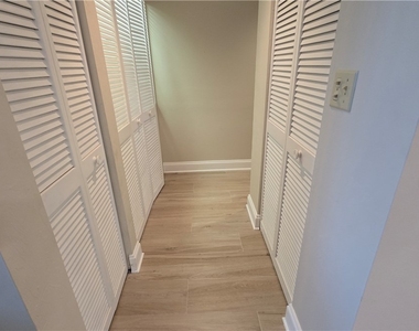 12945 Vanderbilt Drive - Photo Thumbnail 24