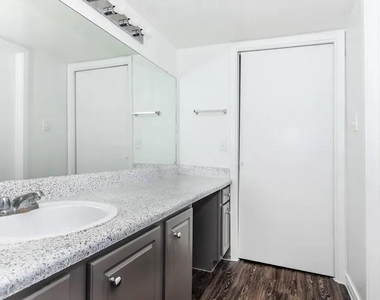 4400 Memorial Drive - Photo Thumbnail 17