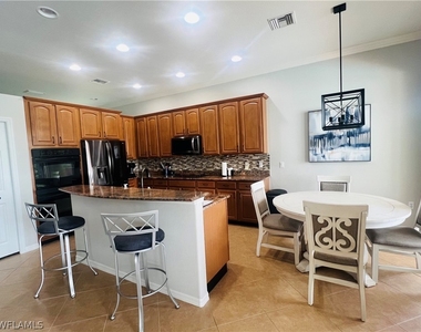 14265 Manchester Drive - Photo Thumbnail 4