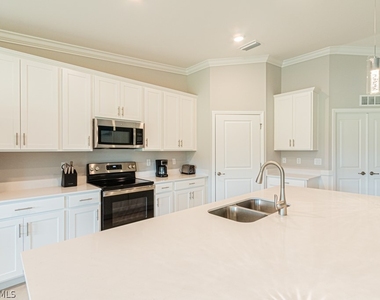 6039 Ellerston Way - Photo Thumbnail 14