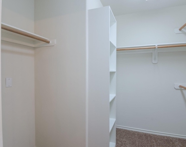 6303 Veranda Green Trail - Photo Thumbnail 23