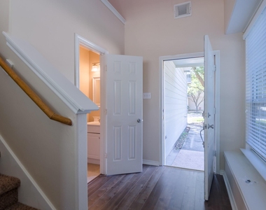 6303 Veranda Green Trail - Photo Thumbnail 4