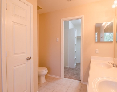 6303 Veranda Green Trail - Photo Thumbnail 21