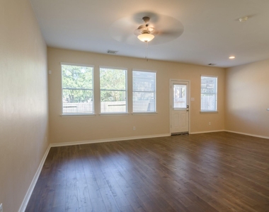 6303 Veranda Green Trail - Photo Thumbnail 6