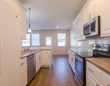 6303 Veranda Green Trail - Photo Thumbnail 11
