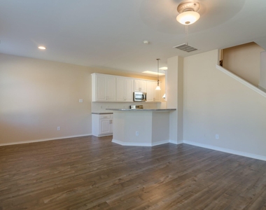 6303 Veranda Green Trail - Photo Thumbnail 7