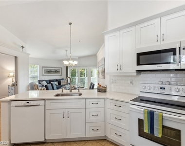 1117 Sweetwater Lane - Photo Thumbnail 6