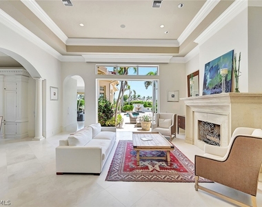 2052 Isla Vista Lane - Photo Thumbnail 4