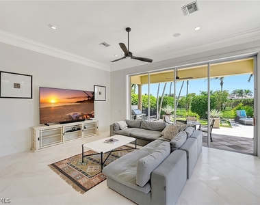 2052 Isla Vista Lane - Photo Thumbnail 10