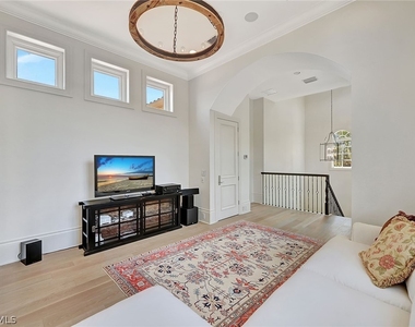2052 Isla Vista Lane - Photo Thumbnail 29