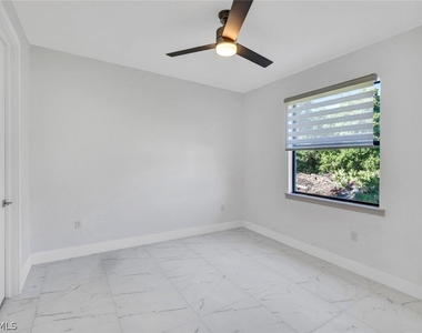 430/432 Bell Boulevard S - Photo Thumbnail 13