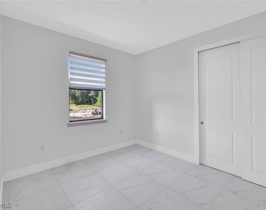 430/432 Bell Boulevard S - Photo Thumbnail 23