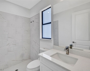 430/432 Bell Boulevard S - Photo Thumbnail 15