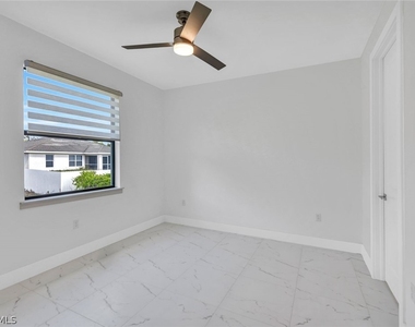 430/432 Bell Boulevard S - Photo Thumbnail 22