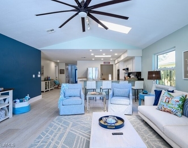 760 106th Avenue - Photo Thumbnail 6