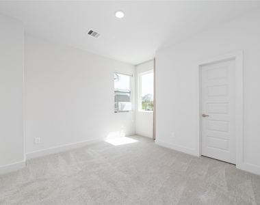 3007 Ventas Drive - Photo Thumbnail 30
