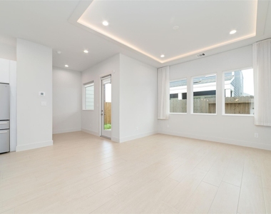 3007 Ventas Drive - Photo Thumbnail 7