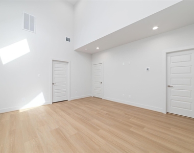 3007 Ventas Drive - Photo Thumbnail 20