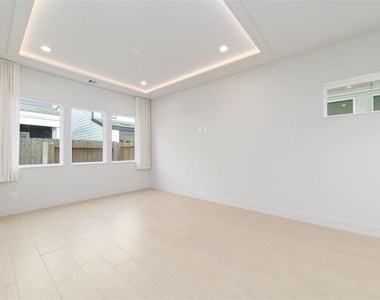 3007 Ventas Drive - Photo Thumbnail 9