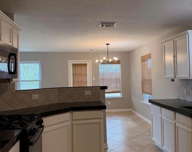 4707 E Parma Drive - Photo Thumbnail 4