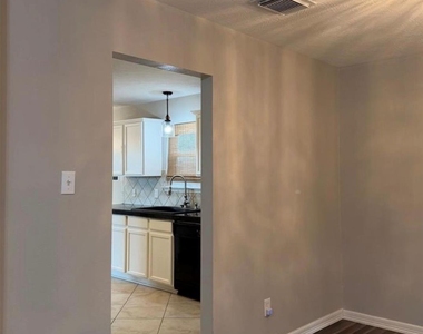 4707 E Parma Drive - Photo Thumbnail 3
