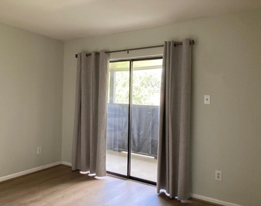 3075 Walnut Bend Lane - Photo Thumbnail 9