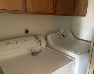 3075 Walnut Bend Lane - Photo Thumbnail 23