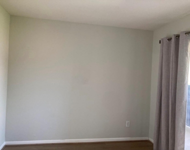 3075 Walnut Bend Lane - Photo Thumbnail 11