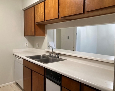 3075 Walnut Bend Lane - Photo Thumbnail 7