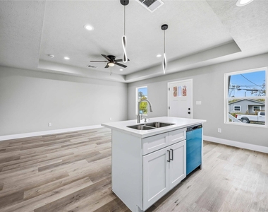 8512 Farqueson Street - Photo Thumbnail 12