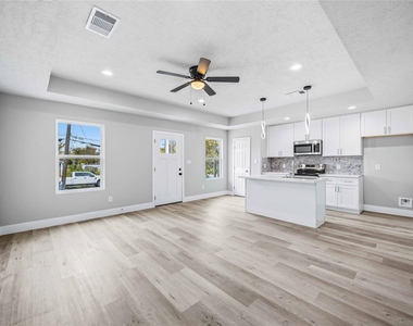 8512 Farqueson Street - Photo Thumbnail 6