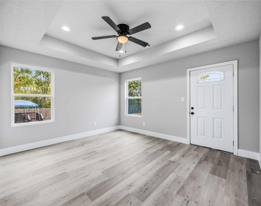 8512 Farqueson Street - Photo Thumbnail 21