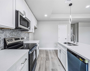 8512 Farqueson Street - Photo Thumbnail 10