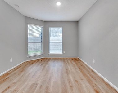 9407 Stockwell Drive - Photo Thumbnail 8