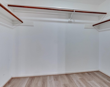9407 Stockwell Drive - Photo Thumbnail 20
