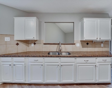 9407 Stockwell Drive - Photo Thumbnail 12