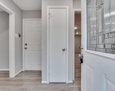 9407 Stockwell Drive - Photo Thumbnail 3