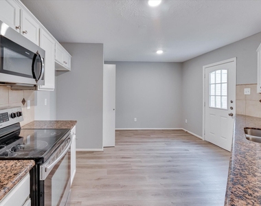 9407 Stockwell Drive - Photo Thumbnail 11
