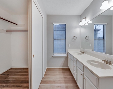 9407 Stockwell Drive - Photo Thumbnail 18