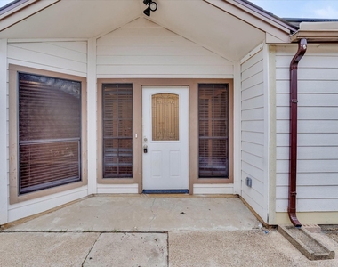 9407 Stockwell Drive - Photo Thumbnail 2