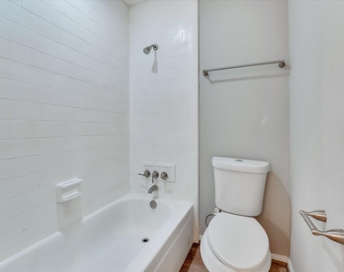 9407 Stockwell Drive - Photo Thumbnail 19