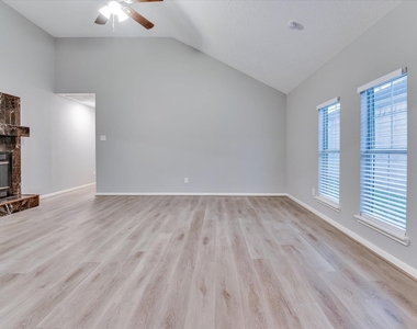 9407 Stockwell Drive - Photo Thumbnail 7