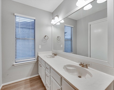 9407 Stockwell Drive - Photo Thumbnail 17