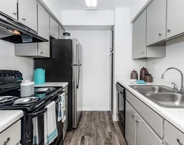 4400 Memorial Drive - Photo Thumbnail 16